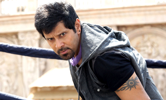 '10 Endrathukulla' gets the biggest opening for Vikram