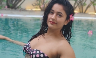 Poonam Bajwa Latest Swimming Pool Photos Goes Viral