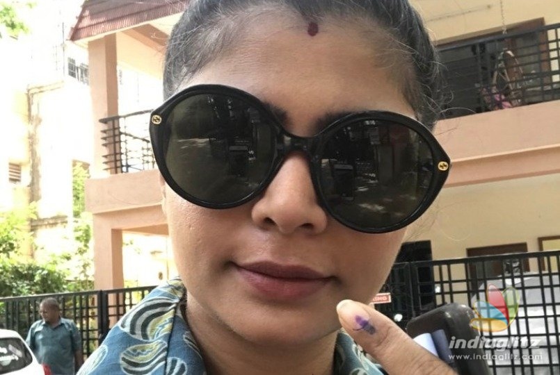 Chinmayi trolled by popular director after casting her vote