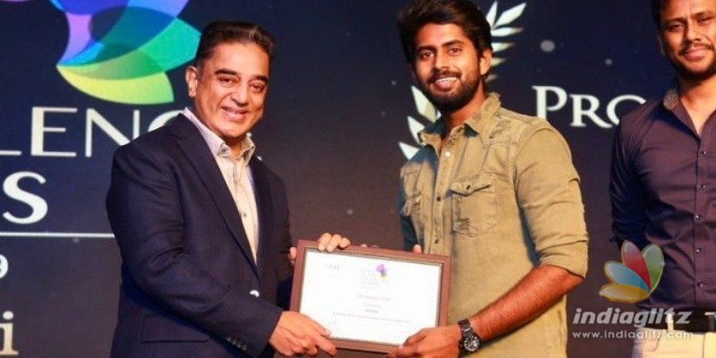 Kathir ecstatic after receiving award from Kamal Haasan