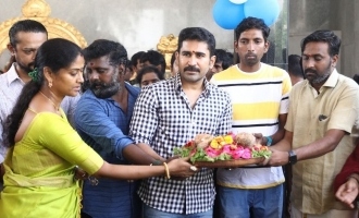 'Khaki' Movie Pooja