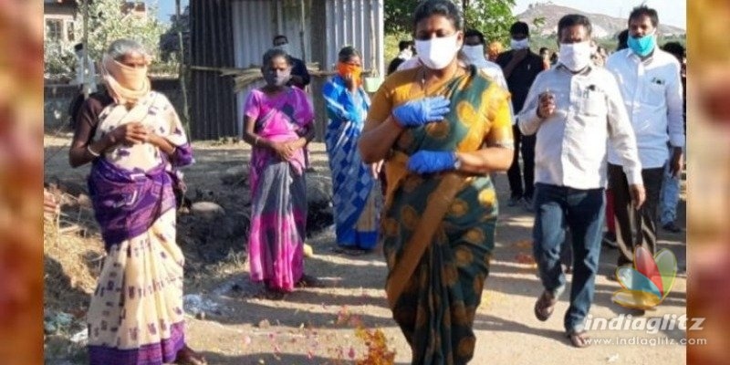 Court notice to actress Roja for flowers controversy