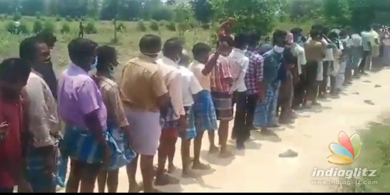 Huge crowd in TN Andhra border to buy liquor!