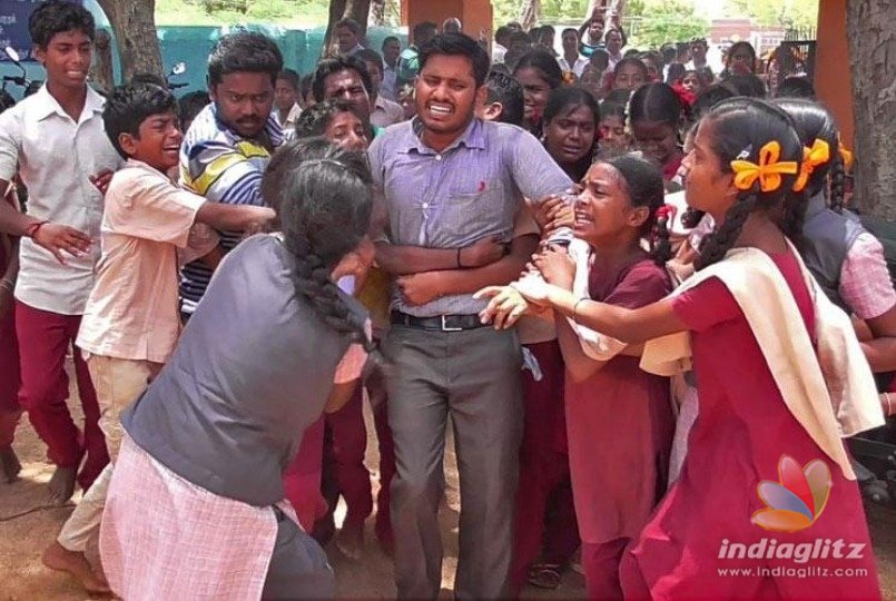 Students protest the transfer of teacher similar to Samuthirakani in Saattai!