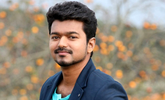 Vijay's unforgettable Gift for 'Puli' Heroine