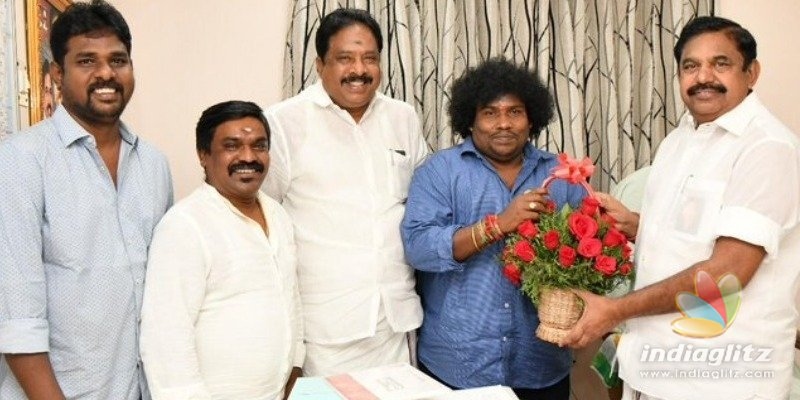 Yogi Babu meets Chief Minister Edappadi Pazhaniswamy