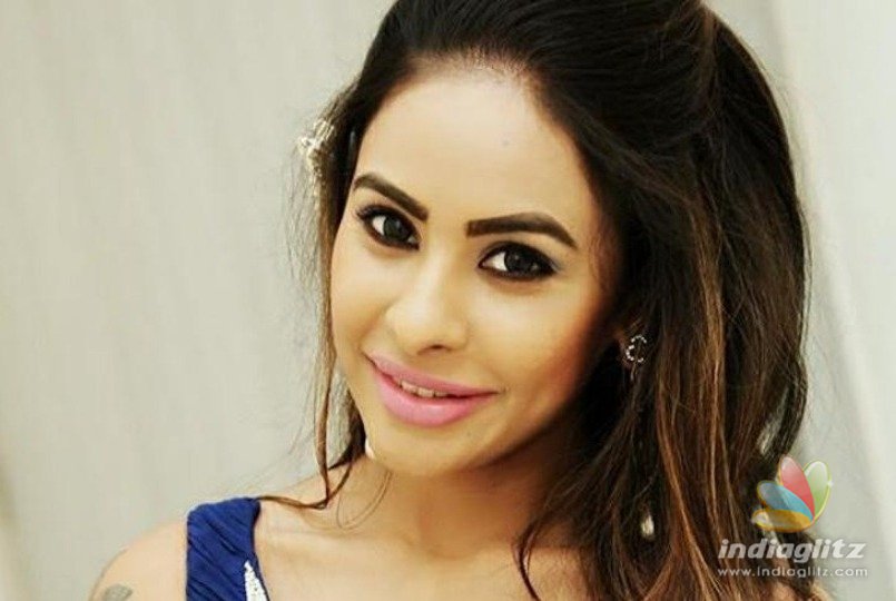 Sri Reddy praises Tamil people