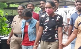 Two young TV actresses arrested for robbing a woman