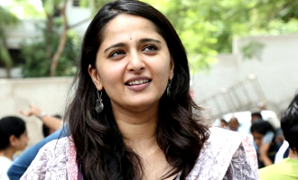 Anushka's size bothers S.S. Rajamouli?