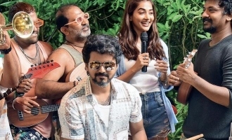 டிரம்ஸ் வாசிக்கும் விஜய்: புகைப்படத்தின் பின்னணி இதுதான்!