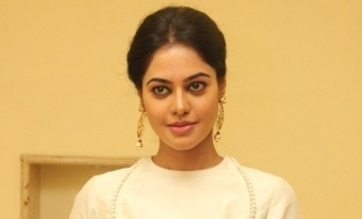 Bindu Madhavi's new movie powerful title revealed by VJS and Simbu