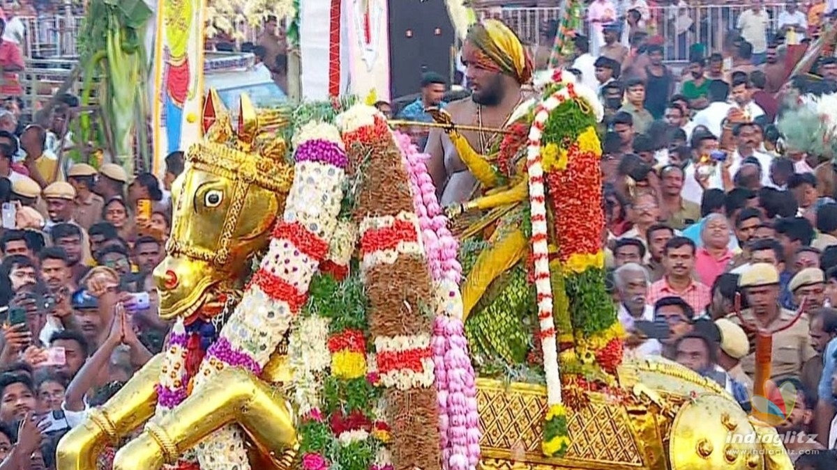 மதுரை சித்திரை திருவிழா: பக்தர்களின் கோவிந்தா கோஷத்துடன் வைகை ஆற்றில் இறங்கிய கள்ளழகர்!