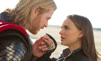 Look what Chris Hemsworth did before kissing Natalie Portman in Thor: Love and Thunder