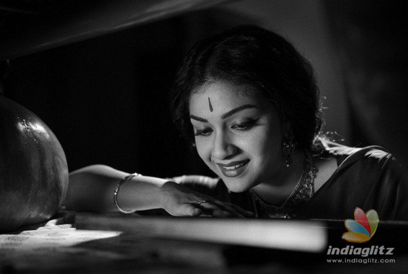 Keerthy Suresh brings back Savitri to life in Nadigaiyar Thilagam teaser