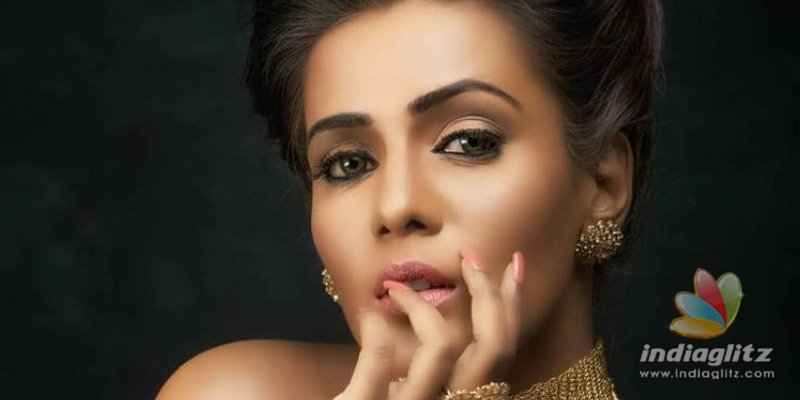 Meera Mitun releases bikini video of Bollywood photo shoot