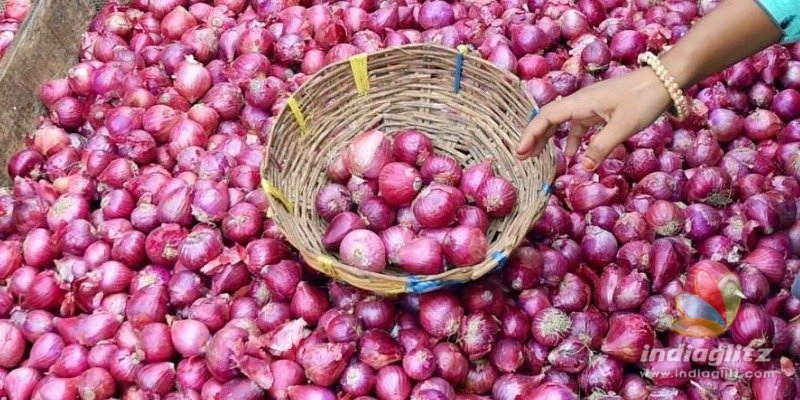 கண்ணீர் சிந்தாமல் வெங்காயம்… எகிப்து வெங்காயத்தின் வருகையால் விலை குறையுமா!!!