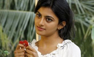 'Kayal' Anandhi becomes 'Pasanga' Pandi's pair for Vijay's director