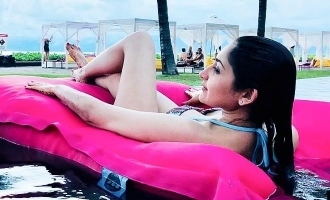 Sayyeshaa's stunning bikini photo rocks internet!