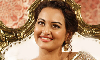 Sonakshi as Bharathi in 'Lingaa'