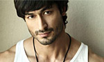 Vidyut wants to turn hero