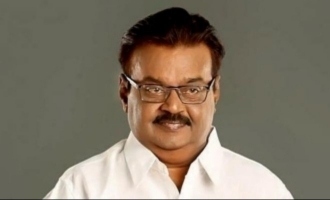 Vijayakanth watches super hit movie with nurses in Dubai