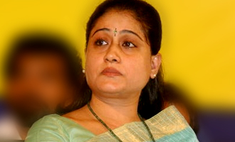 Music director attacks Vijayashanthi for supporting Chinamma