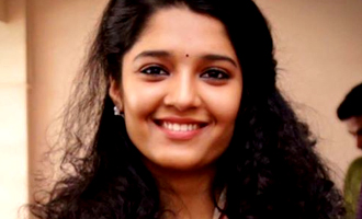 Will Ritika Singh dub her lines in 'Aandavan Kattalai'?