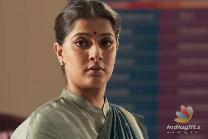 Is Varalakshmi character denoting Jayalalitha in Sarkar? - TTV clarifies