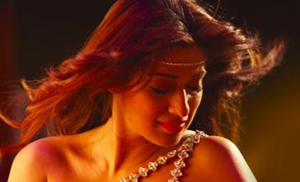 Julie 2 Review