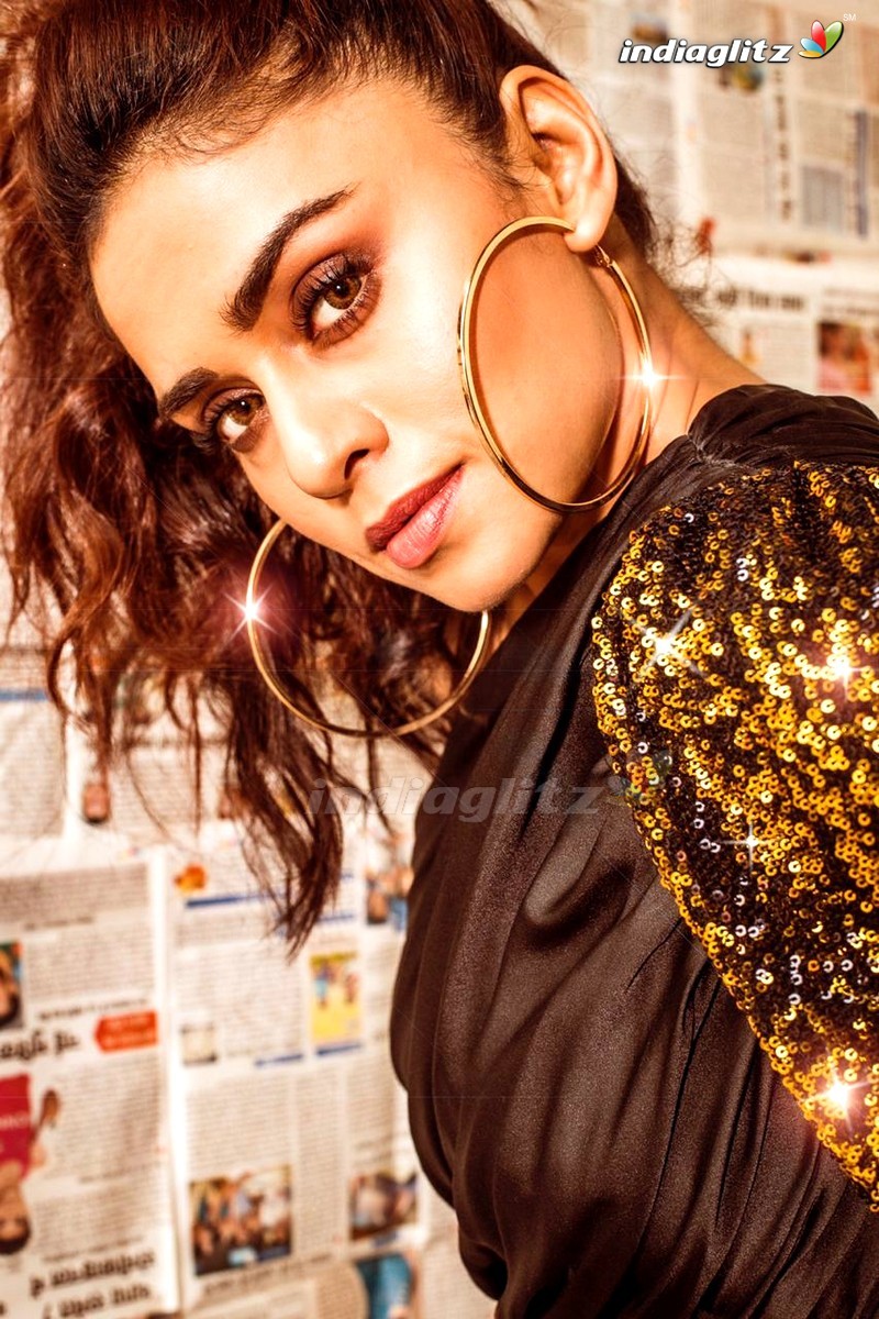 Amruta Khanvilkar