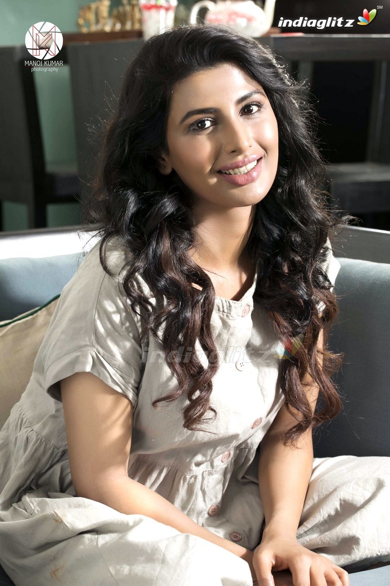 Rajshri Ponnappa Photos - Bollywood Actress photos, images, gallery ...