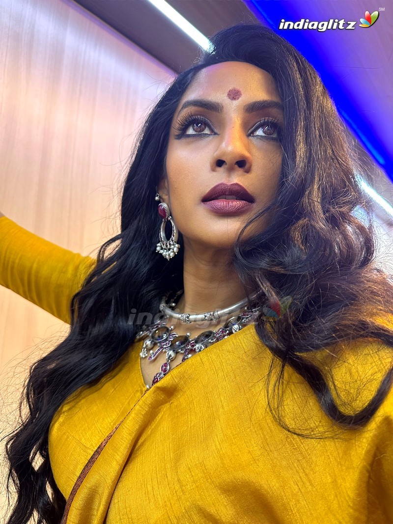 Sriya Reddy