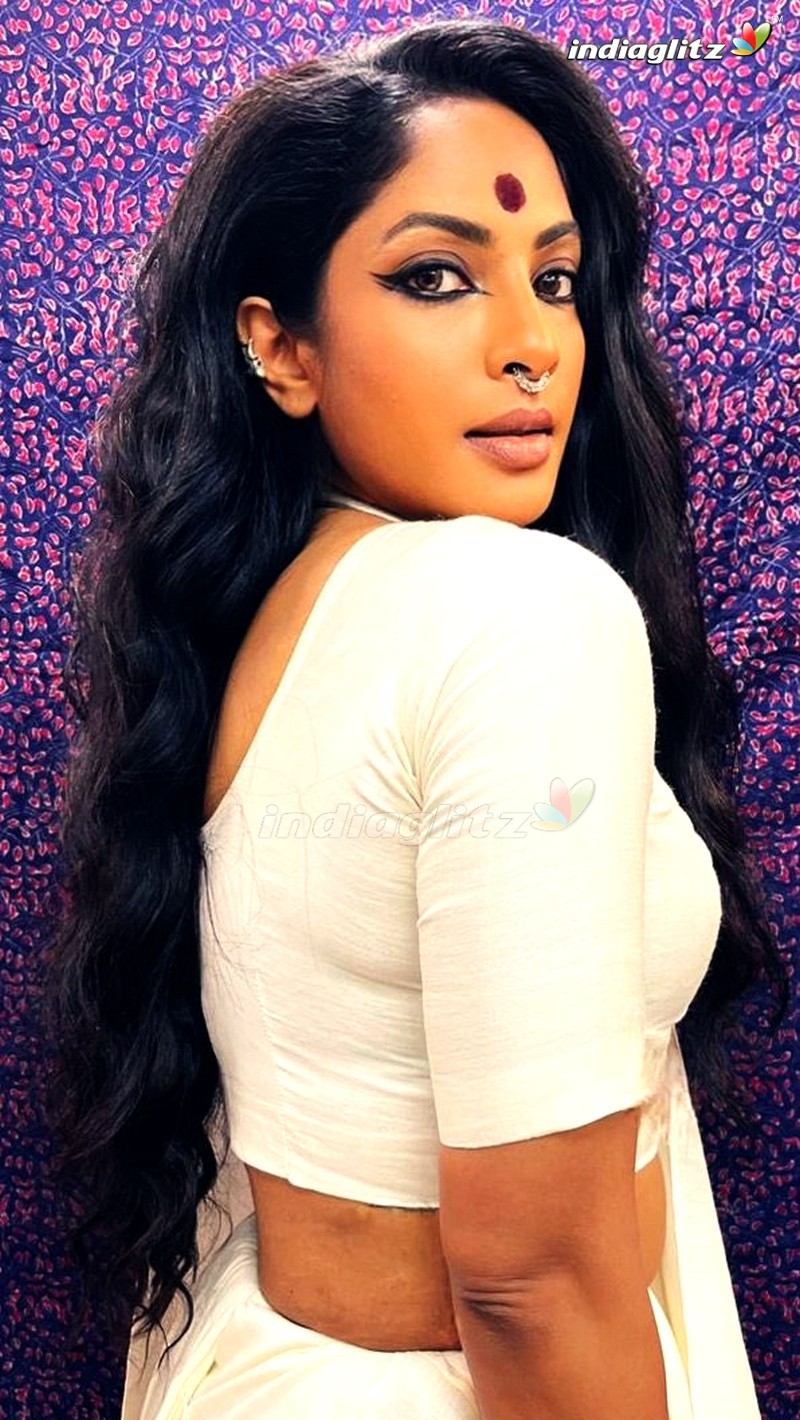 Sriya Reddy