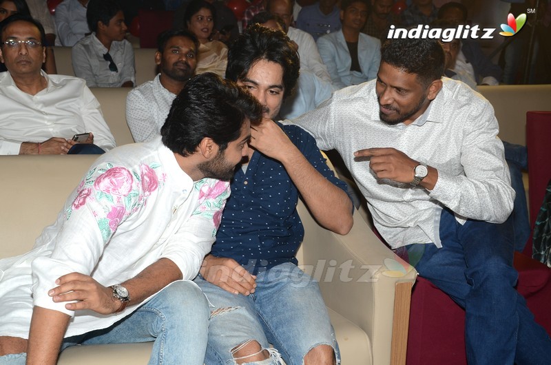 '24 Kisses' Audio Launch