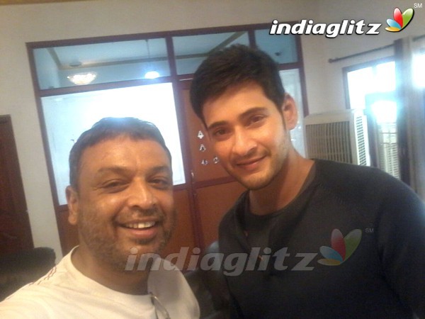 Mahesh Babu Bonds With Family