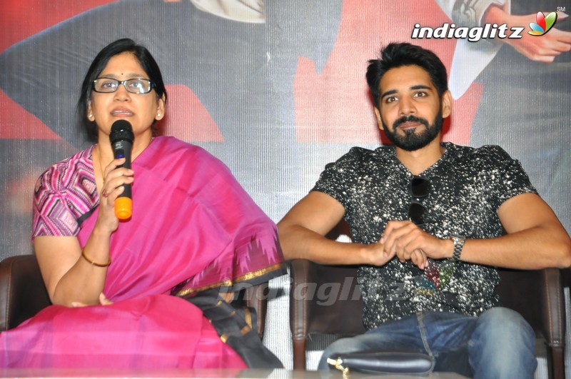 'Aatadukundam Raa' Success Meet