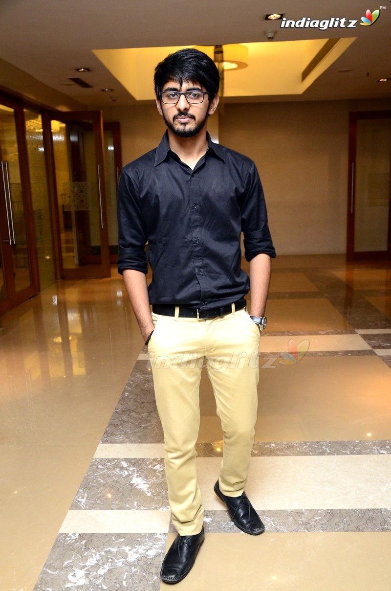 Aayush Agarwal (Mom Fame) Press Meet