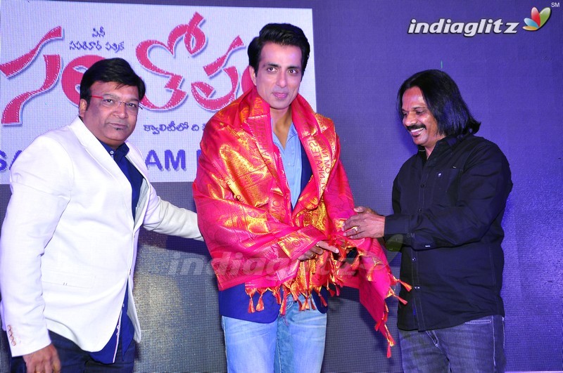 'Abhinetri' First Look Launch