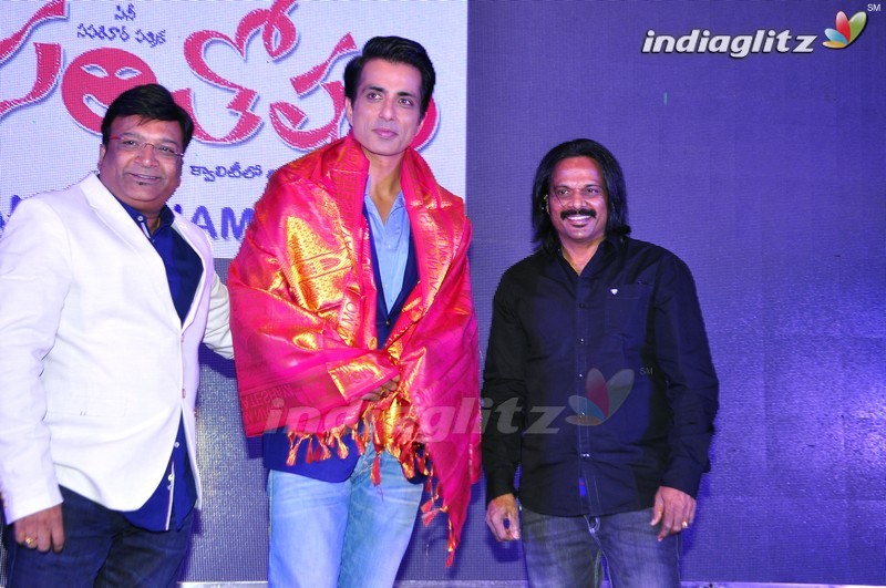 'Abhinetri' First Look Launch