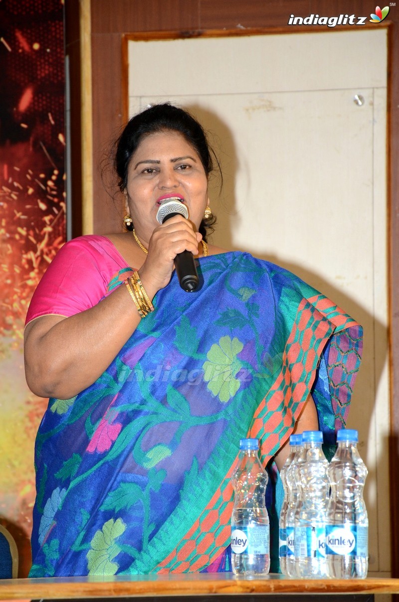 'Akkadokaduntadu' Success Meet