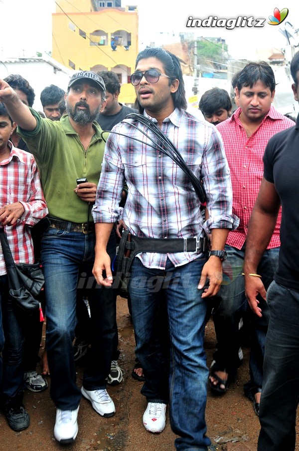 Allu Arjun Promotes Vedam