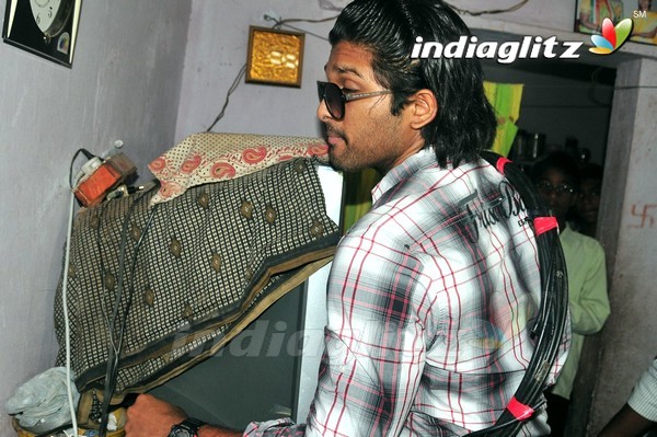 Allu Arjun Promotes Vedam