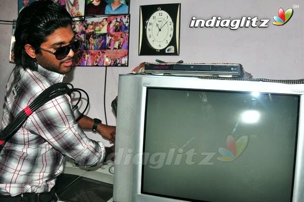 Allu Arjun Promotes Vedam