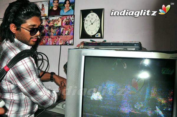 Allu Arjun Promotes Vedam