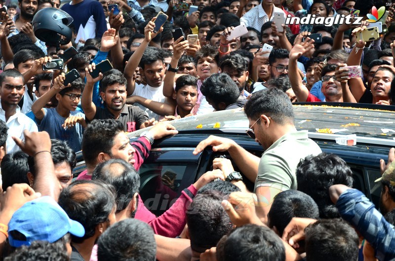 Allu Arjun Watches Naa Peru Surya at Sandhya Theater, Hyd