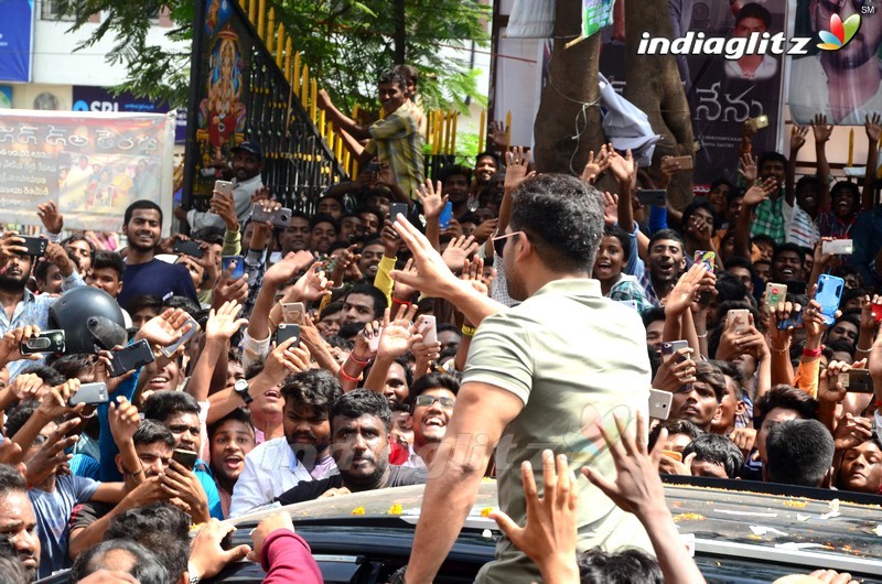 Allu Arjun Watches Naa Peru Surya at Sandhya Theater, Hyd