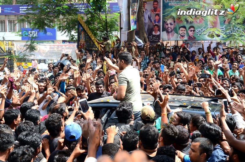 Allu Arjun Watches Naa Peru Surya at Sandhya Theater, Hyd