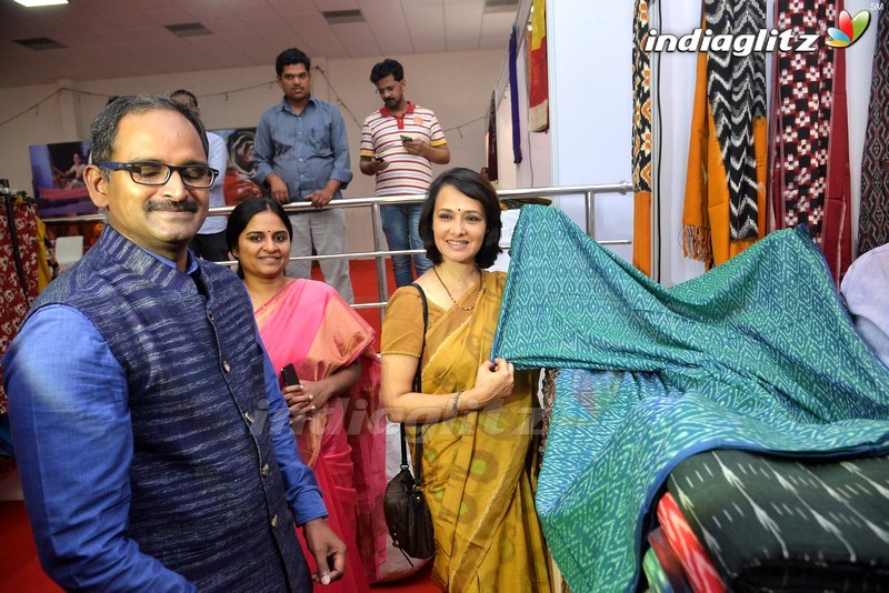 Akkineni Amala Inaugurates Go Swadeshi Expo at Banjara Hills