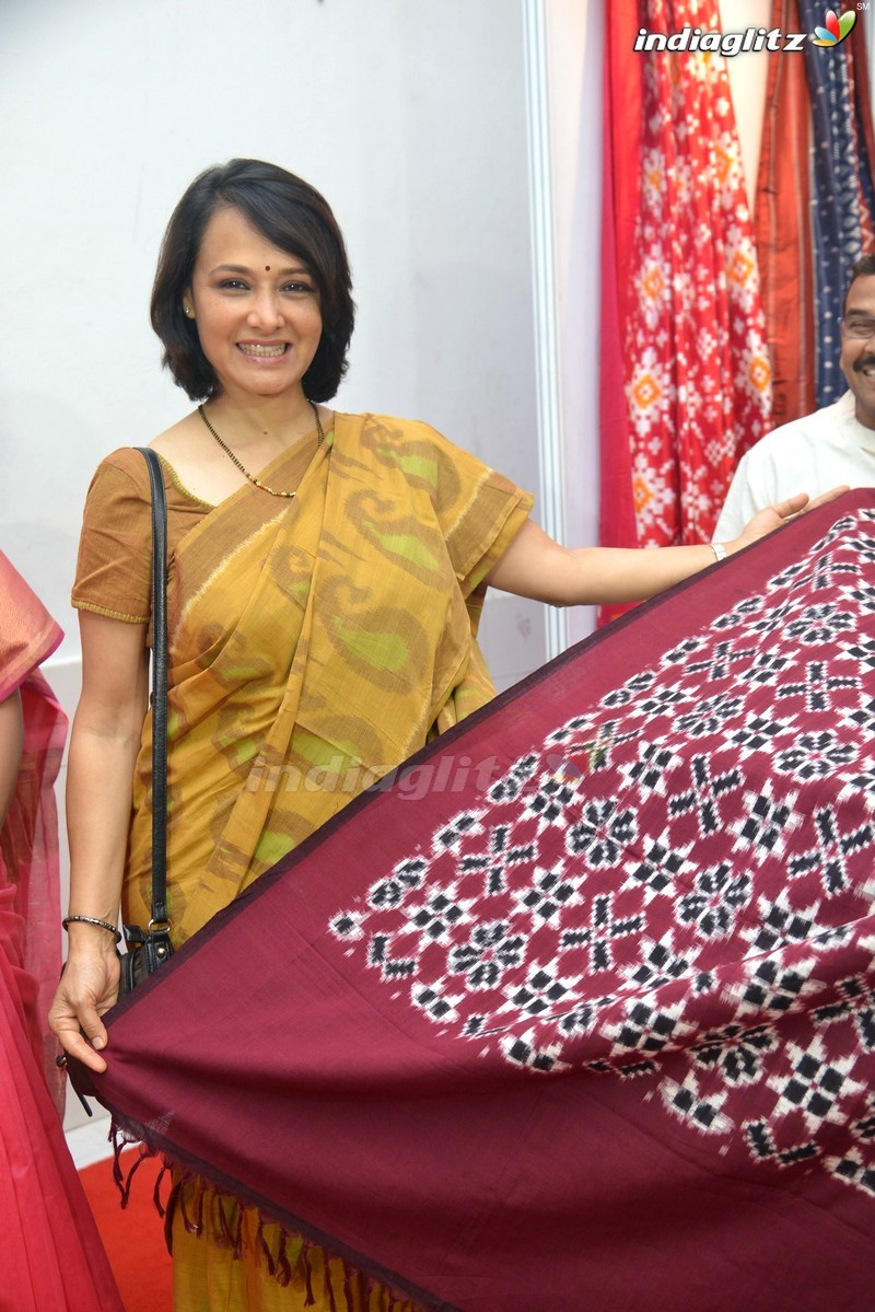 Akkineni Amala Inaugurates Go Swadeshi Expo at Banjara Hills