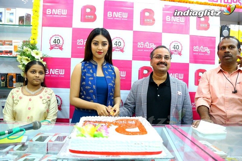 Anu Emmanuel Launch B New Mobile Store